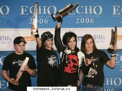 imagini cu toata formatia - super sweet si aici:D - Tokio Hotel